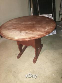 American Antique Tavern Pine table/seat Late 18th Century
