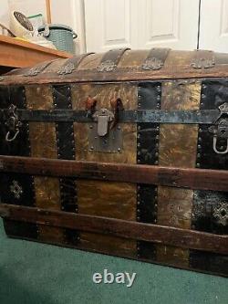 Antique Late 1800s C. W. Miller Steamer Trunk with Original Keys & Artwork