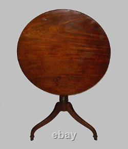 Antique Late 18th Early 19 C Mahogany Federal Tip Top Tripod Candlestand Table