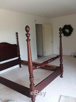 Antique four post bed, mahogany, Americana, made in late 19th century, early 20