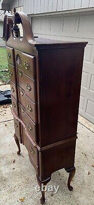 Beautiful Queen Anne Style Cherry Highboy Chest of Drawers, Late 20th Century