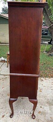 Beautiful Queen Anne Style Cherry Highboy Chest of Drawers, Late 20th Century