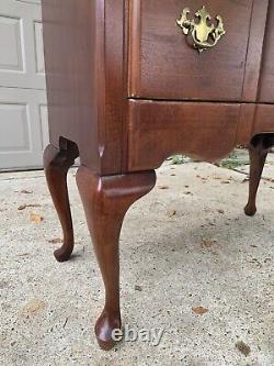 Beautiful Queen Anne Style Cherry Highboy Chest of Drawers, Late 20th Century