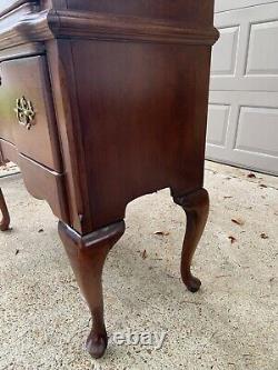 Beautiful Queen Anne Style Cherry Highboy Chest of Drawers, Late 20th Century