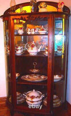 Beautiful antique CHINA CURIO CABINET Adjustable Shelves, Curved Glass, Key Lock