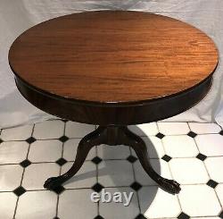 Circular Pedestal Table. Mahogany Wood. Chippendale Style. Late 19th Century