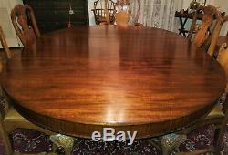 Dining table, banquet, Federal Revival, late 1800, high grade mahogany, 52 dia