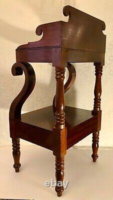 Fine American Late Federal Classical Period Mahogany Wash Stand c1820-1830