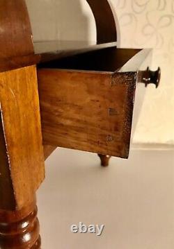 Fine American Late Federal Classical Period Mahogany Wash Stand c1820-1830