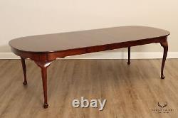 Henkel Harris Queen Anne Style Mahogany Extendable Oval Dining Table