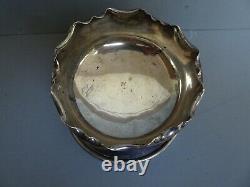 Hukin and Heath. Aesthetic movement silver plated dish. Late 19th Century. 2867