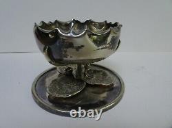 Hukin and Heath. Aesthetic movement silver plated dish. Late 19th Century. 2867