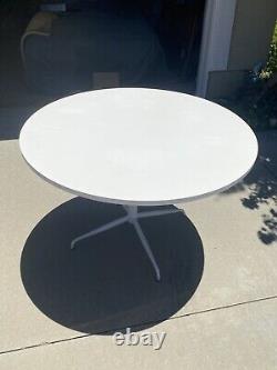 Kitchen Table In The Style Of Eames Herman Miller White 42 Round Top, MCM