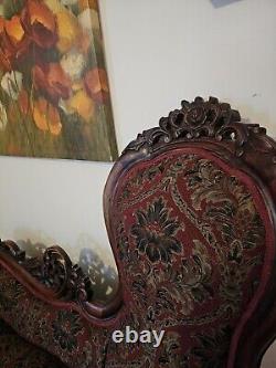 Late 1800's Antique Victorian Fainting Couch With Carved Wood