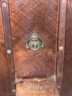 Late 18c or early 19c Mahogany Tilt Table with Bird Cage Mechanism