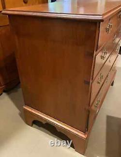 Late 18th Century New England Chippendale Chest of Drawers in Curly Maple