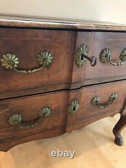 Late 18th or Early 19th century chest of drawers dresser commode