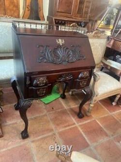 Late 19th Century American Classical Style Mahogany Desk