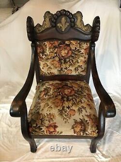 Late 19th Century European Throne King and Queen Chairs- Set of 2