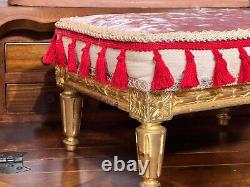 Late 19th Century French Carved Giltwood Foot Stool With Pink Velvet Uphostery