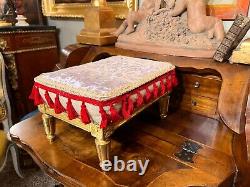 Late 19th Century French Carved Giltwood Foot Stool With Pink Velvet Uphostery