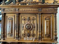 Late 19th Century French Louis XIV Style Hutch
