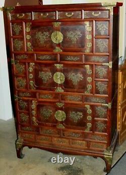 Late 19th Century Korean Tansu Elmwood Cabinet with Brass Mounts