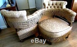Late Victorian Original Eastlake Walnut tête-à-tête Courting Bench Seat Chair
