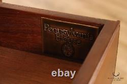 Pennsylvania House Hepplewhite Style Mahogany Drop-Leaf Pembroke Table