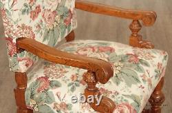 Renaissance Revival Set of Six Carved Oak Dining Chairs