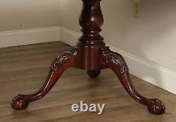 Thomasville Chippendale Style Flame Mahogany Expandable Dining Table