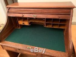 Vintage Roll Top Desk, Mid to Late 1800s