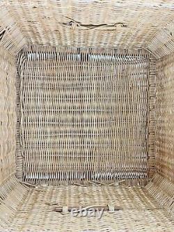 Vintage Wicker & Brass Rattan Chinoiserie Style Trunk Chest Late 20th Century