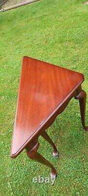 Walnut Queen Anne Style Handkerchief Table 25 by 25 by 28 inches